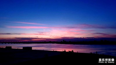 天际边的水彩画