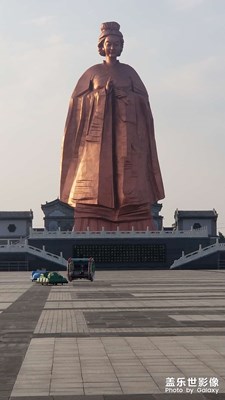 孟母铜像