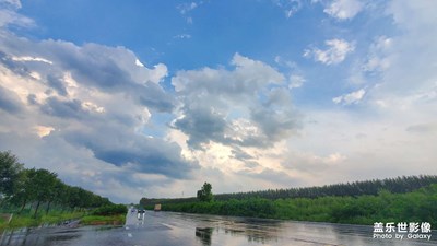 雨后水墨画