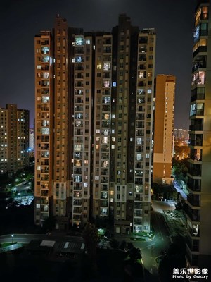 夜景和月亮