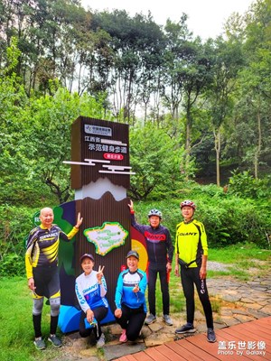 徒步丫山卧龙谷