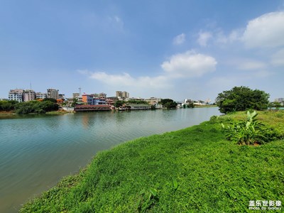 韩江江畔，沙鸥翔集，碧水蓝天