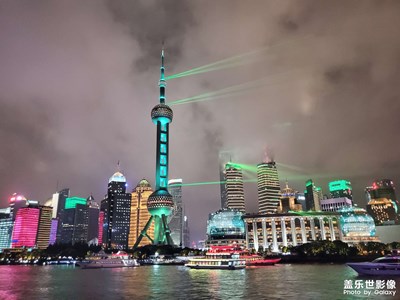 国庆期间的外滩灯光秀