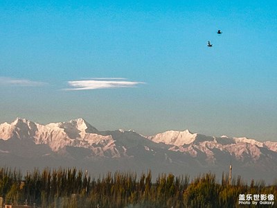 NOTE9  新疆雪山远景