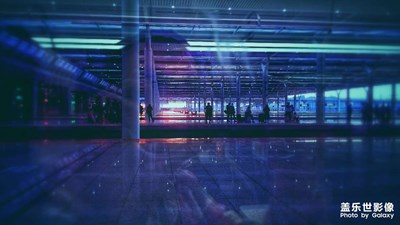 充满科幻感的高铁站