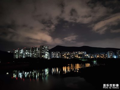 夜幕下的高园水库湿地公园