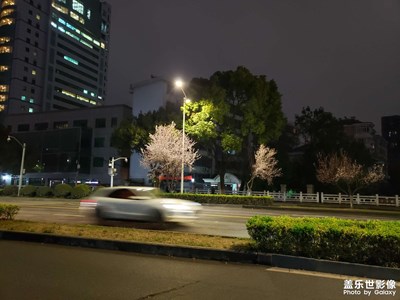 漫步细雨中