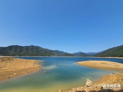 青山、绿水、阳光、河滩，我爱桂林