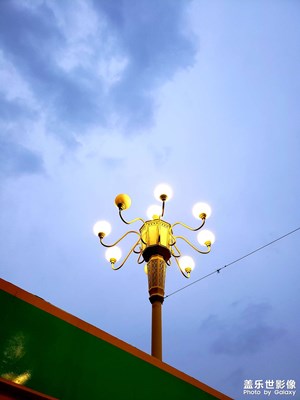 以为是乏味的城市，却遇见彩色的梦和许多美好