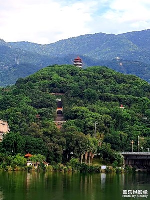 山青水绿