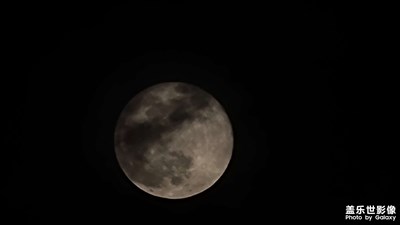 月球拍出来很美