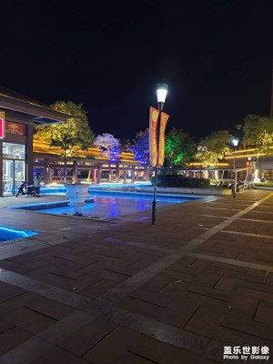 小区夜间儿童乐园