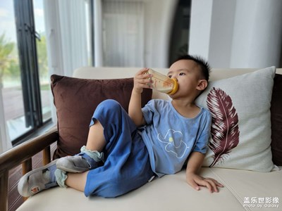 陪小孩子出门玩