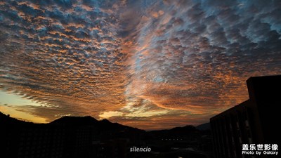 浓墨重彩