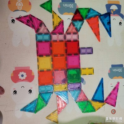 小孩的玩具挺好玩的。。。