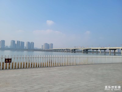 遂宁涪江河边