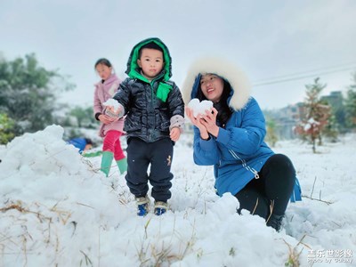 你好！多年未见的雪