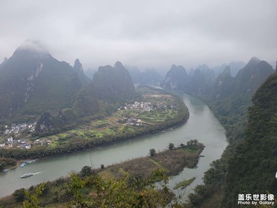 一个上帝的视角，出大片的天堂