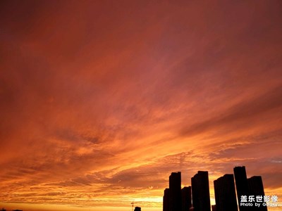 日落的晚霞，美丽的彩虹