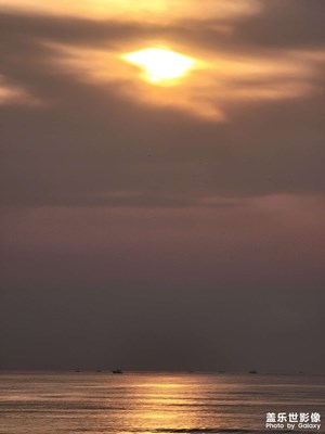 海边日出