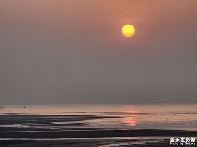 海边日出