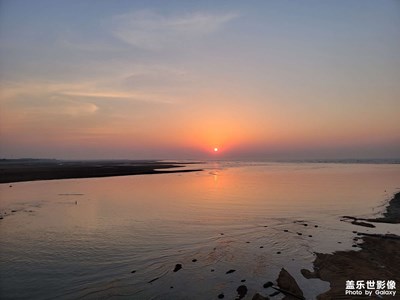 海边日出