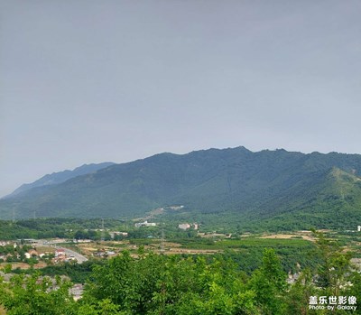 【乡城美景】远处的大学校园