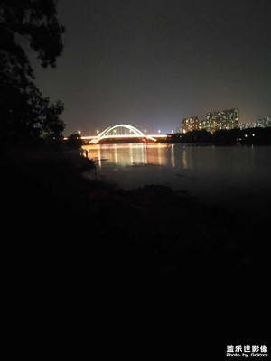 夜色下的桥