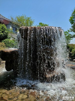 夏日水流