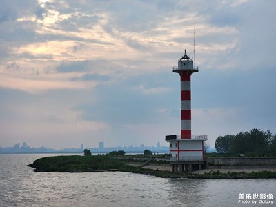 【城市漫游记】+灯塔观湖景