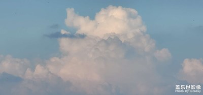 穿过云层