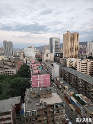 晚间的城市