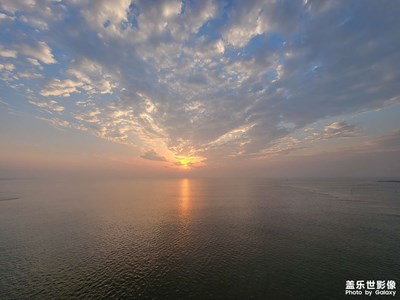 海边日出