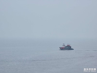 海边日出