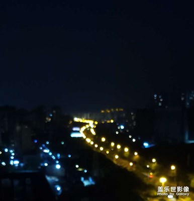 夜幕下的迎宾路