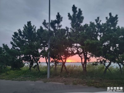 海边日出