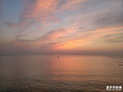 海边日出