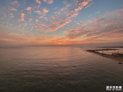 海边日出