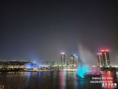 跟朋友饭后夜骑随手拍