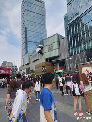 五一节的成都人山人海