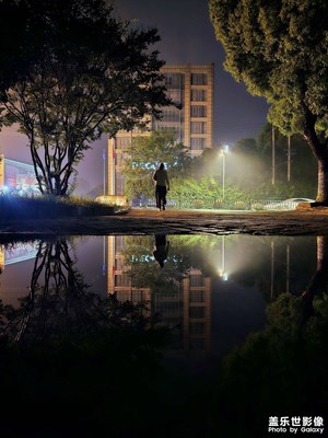 小区雨后