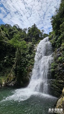 【泛着光的生活】+ 逐山野飞瀑 赏落日余晖