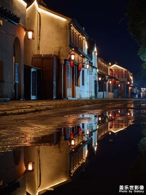 雨后古镇夜景