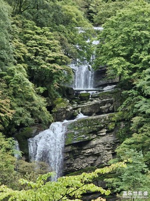 【光影之间】山涧溪流，景美人更美