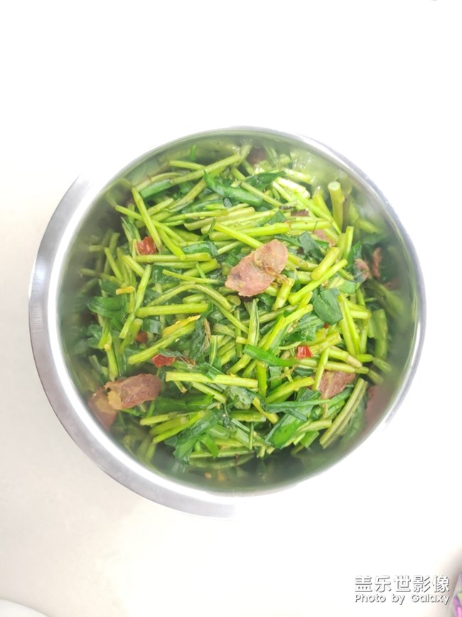 想吃，自己造！之【黎蒿炒腊肉】