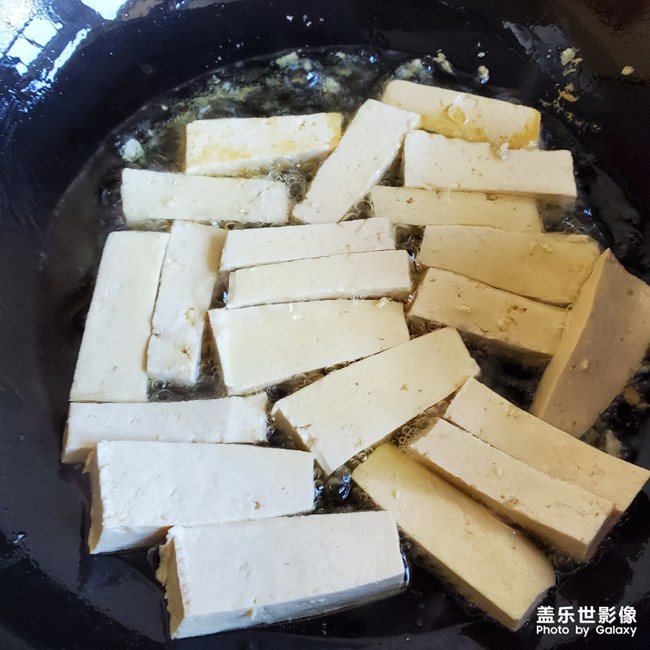 传统鲁菜葱烧豆腐