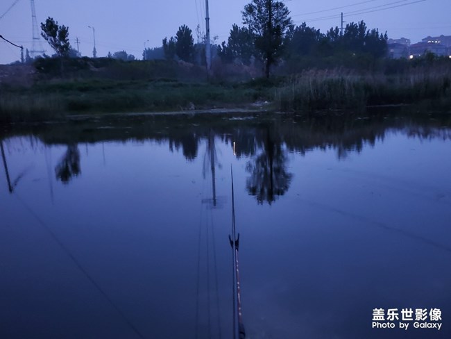 钓鱼人的一下午