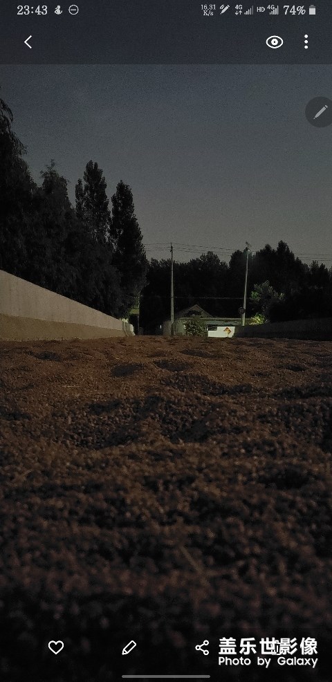 三星note9神一样的强悍，23点43分得夜拍模式。