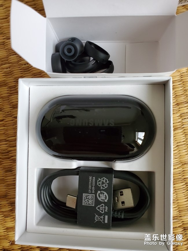 终于买了GALAXY BUDS+