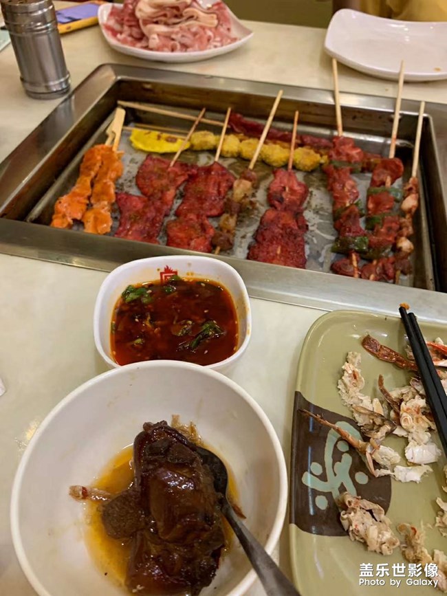 深夜放毒，吃烧烤啦，又是胡吃海喝!